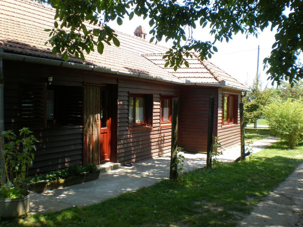 Ceglédpuszta Holiday Home Melinda מראה חיצוני תמונה